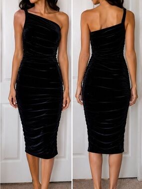 Lovers + Friends Black One-Shoulder Ruched Velvrrget Midi Dress